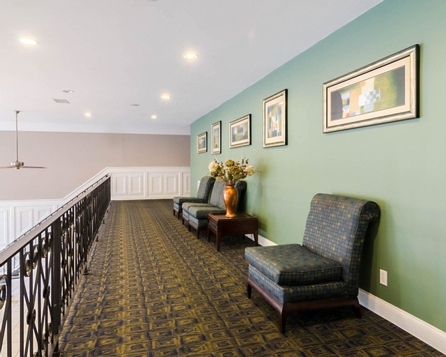 Public Area 3, Rodeway Inn & Suites Williamsburg Central, Williamsburg