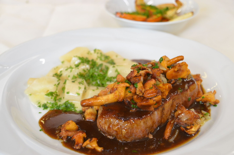 Food & Drinks 5, Hotel & Restaurant Castell, Südliche Weinstraße