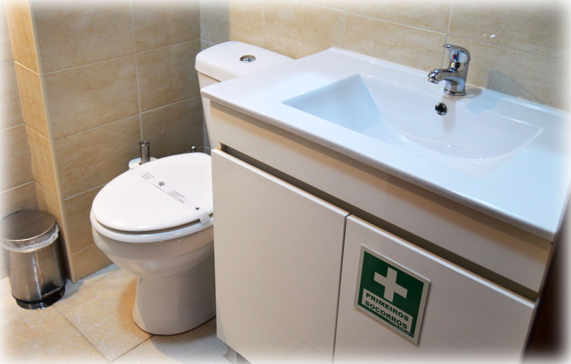 Bathroom, Country Apartment by JC, Porto