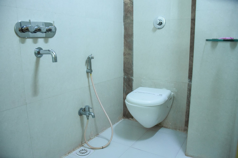 Bathroom 3, Hotel Satyug Inn, Ujjain