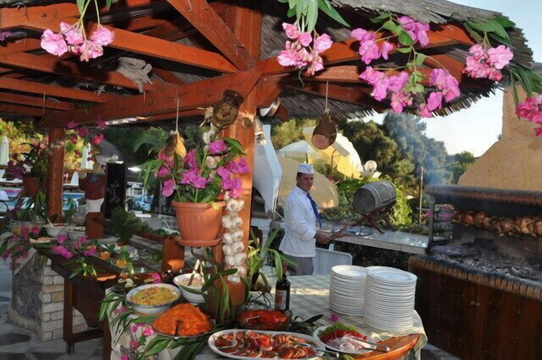 Food & Drinks 3, Agios Gordios Stevens on the hill, Ionian Islands