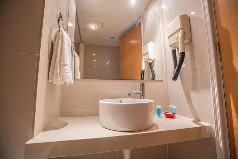 Bathroom 3, Tsokkos Gardens Hotel