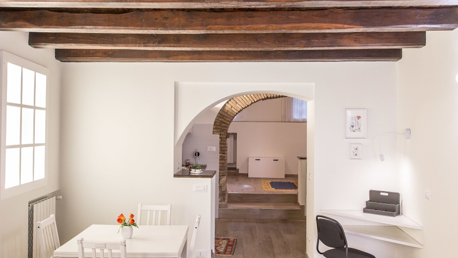 Others 3, Rental In Rome Trastevere White Apartment, Roma