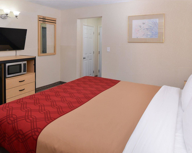 Bedroom 2, Econo Lodge Rochester I-90 & I-390, Monroe