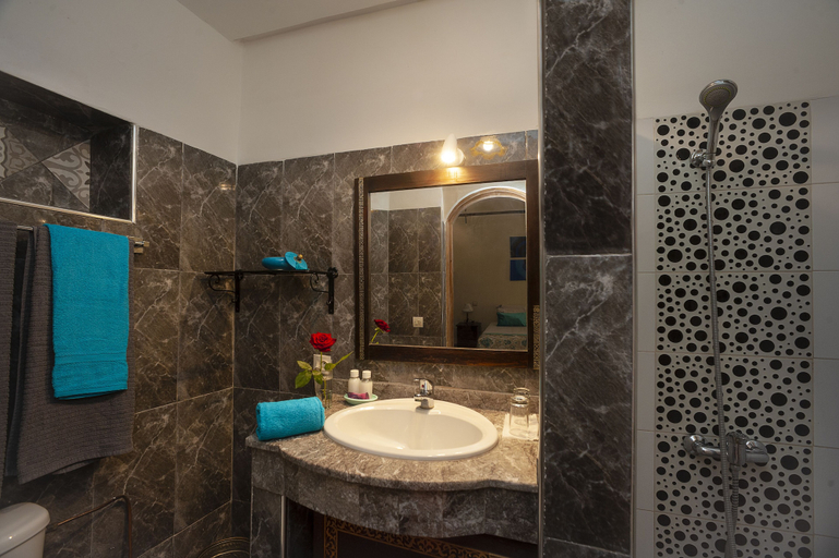 Bathroom 4, Riad de la Semaine, Marrakech