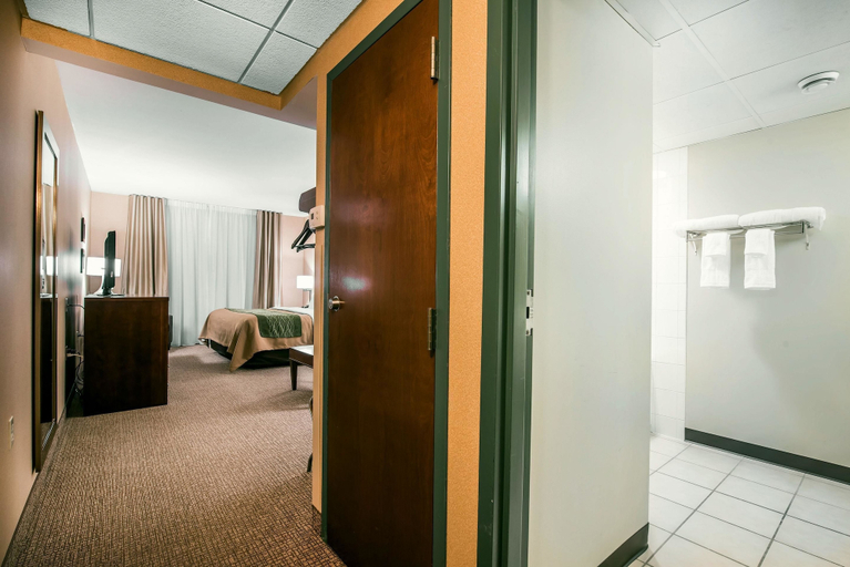 Bedroom 3, Quality Inn & Suites, Bradford