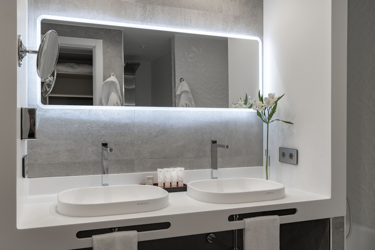 Bathroom 4, Hotel Vincci SoMa, Madrid