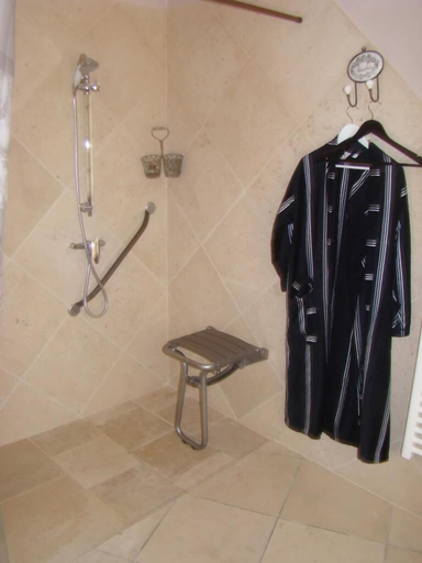 Bathroom 5, Le jardin de Saint Jean, Oise