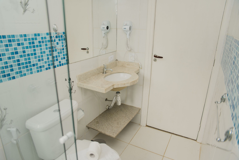 Bathroom 4, hotel e pousadaTAJJ, São Roque