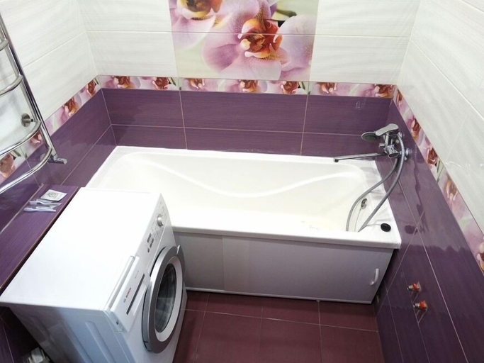 Bathroom, Inndays on Maxima Gorkogo 1B, Tula