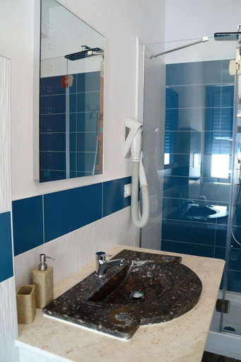 Bathroom, La Favorita Hotel, Nuoro