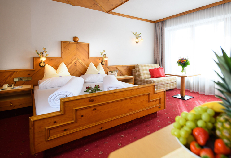 Bedroom 3, Alpenpark Resort, Innsbruck Land