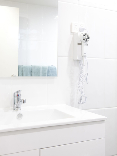 Bathroom 3, Narellan Motor Inn, Camden