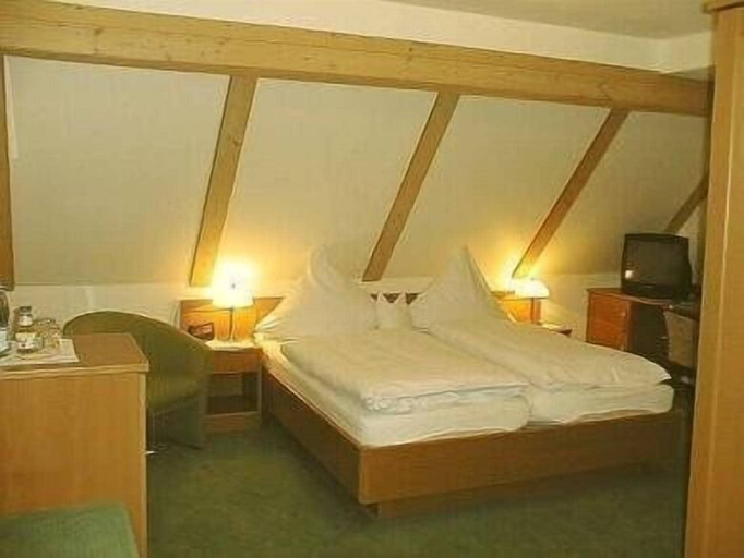 Bedroom 5, Hotel Restaurant Räuber Lippoldskrug, Hildesheim