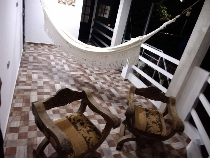 Others 3, Harold's place 201, San Andrés
