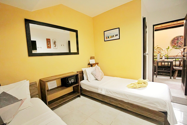 Bedroom 3, Bulskamp Inn - Adults Only, El Nido