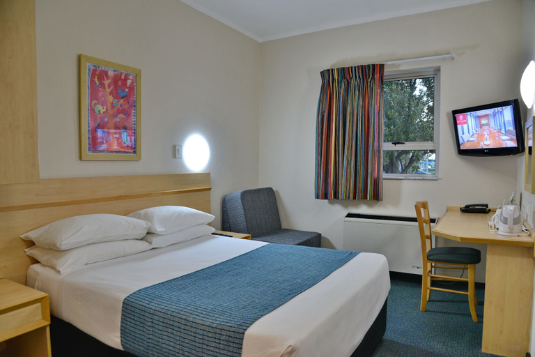 Bedroom 2, Road Lodge Potchefstroom, Dr Kenneth Kaunda