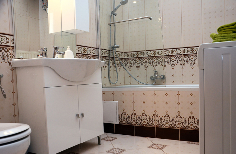 Bathroom 4, Ferenciek tere Apartments, Budapesti