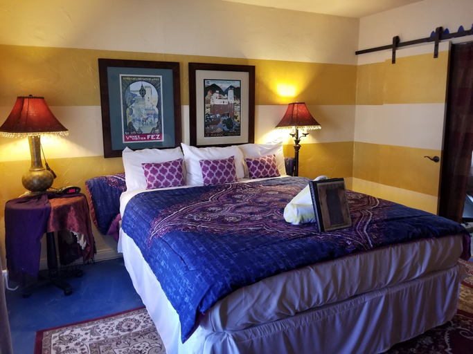 Bedroom 2, El Morocco Inn and Spa Resort, Riverside