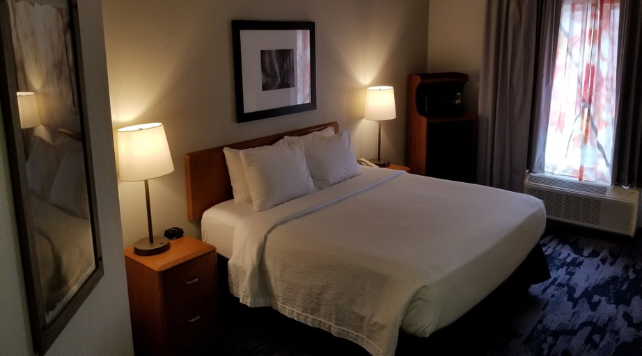 Bedroom 3, Fairfield Inn & Suites by Marriott Mt. Vernon Rend Lake, Jefferson