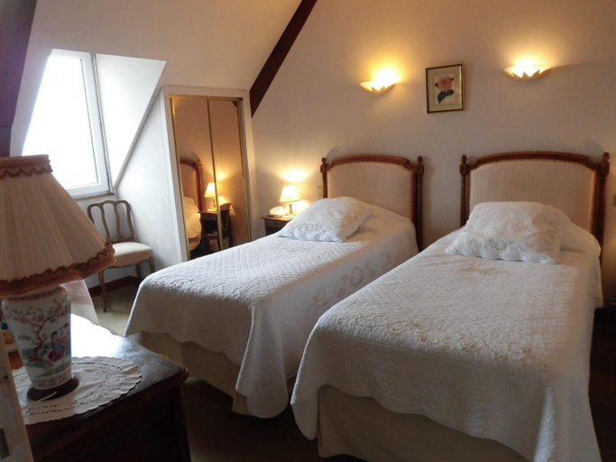 Bedroom 2, L'Esplanade, Dordogne