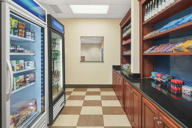 Food & Drinks 5, Hampton Inn & Suites Macon I-75 North, Bibb