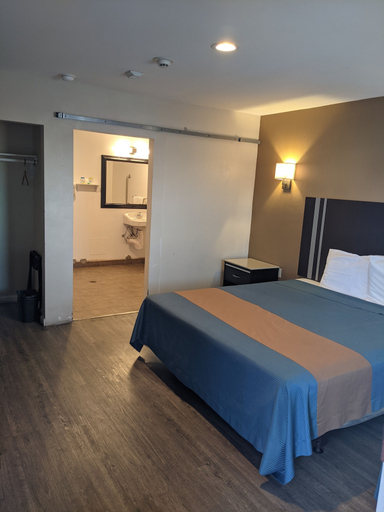 Bedroom 2, Epic Hotel, Los Angeles