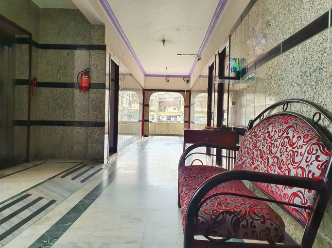 Others 5, Hotel Greens, Chennai