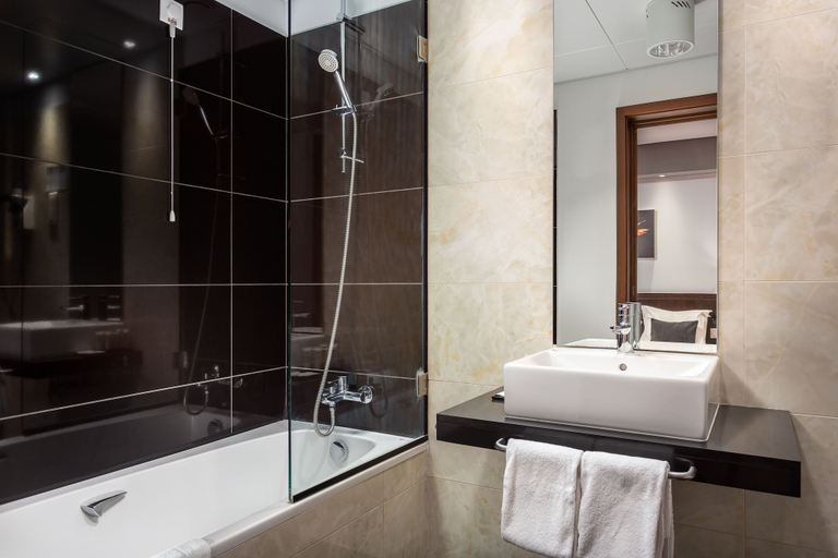 Bathroom 4, Hotel Luena, Lisbon