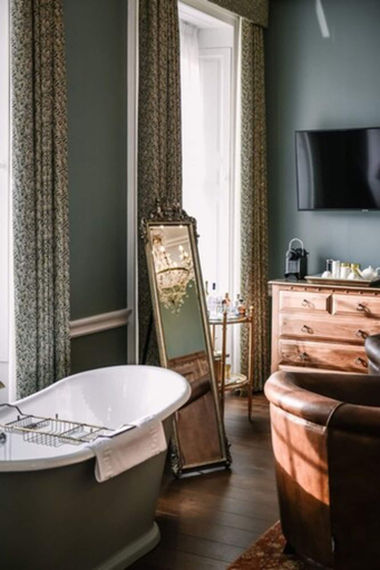 Bathroom 4, Hawkstone Hall Hotel & Gardens, Shropshire