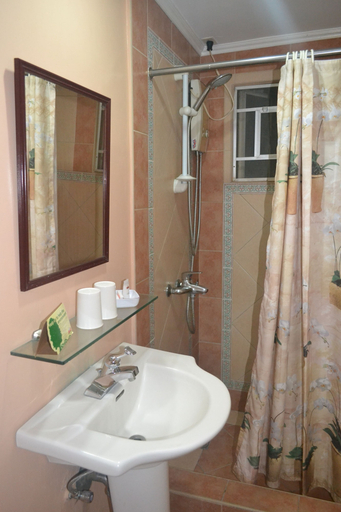 Bathroom 3, Hotel Gracelane, Bacolor