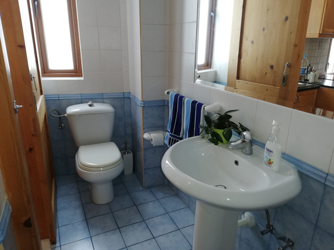 Bathroom 3, Three Cities Apartments