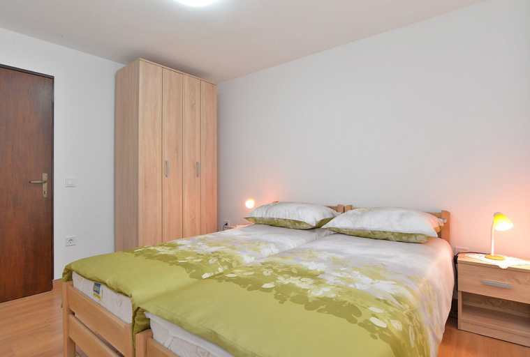 Bedroom 2, Apartment 1713, Fažana