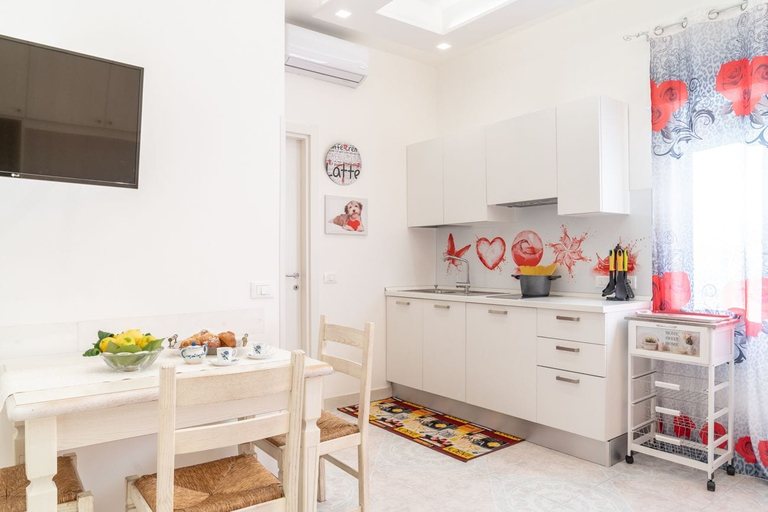 Others 5, YourHome - Lucrezia Suites, Napoli