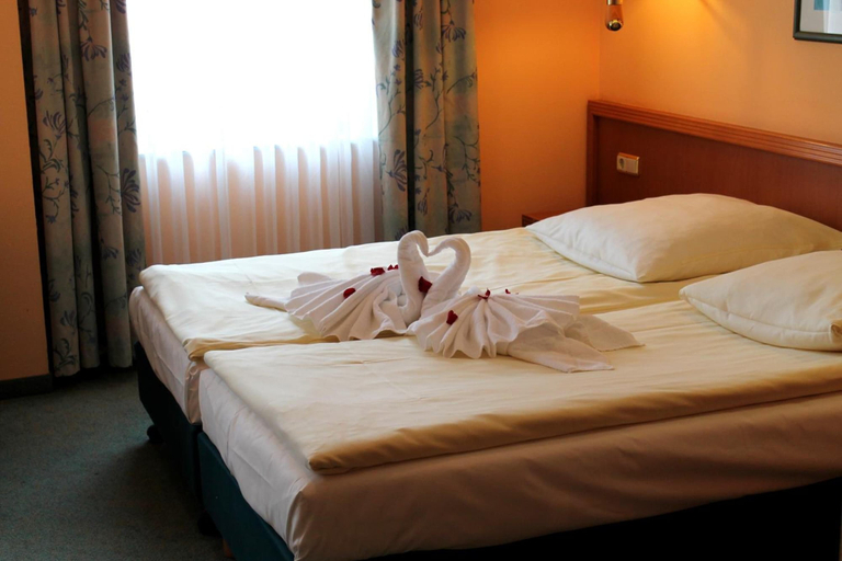 Bedroom 2, Hotel Opal, Region Hannover