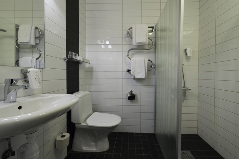 Bathroom 5, Stadshotellet Lidköping, Lidköping