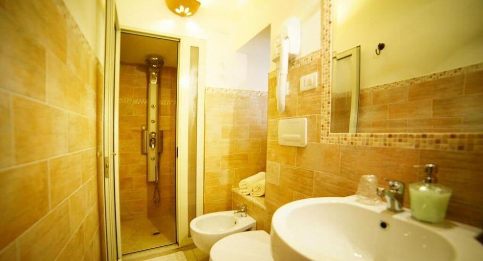 Bathroom 5, B&B Del Castelvecchio, Matera