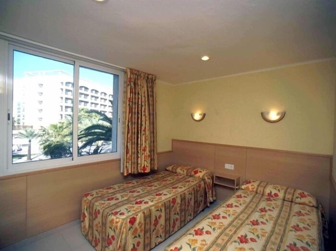 Bedroom 2, Apartamentos Los-Peces-46, Tarragona