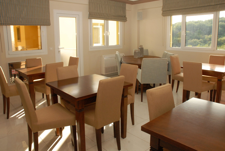 Food & Drinks 5, Orizontas Residences, Epirus