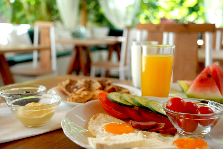 Food & Drinks 5, Villa Mucho, Sarandës