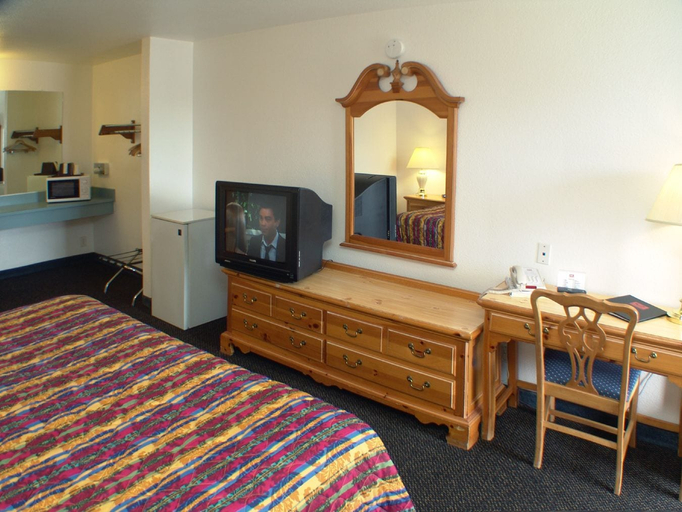 Bedroom 3, Rodeway Inn Albany, Linn