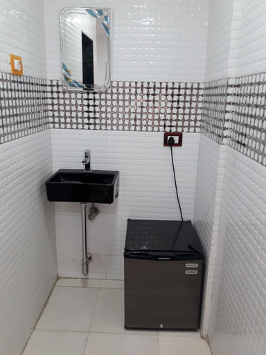 Bathroom 4, Hotel Janata, Mumbai City