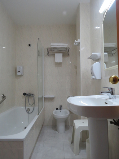 Bathroom 4, Hotel La Lanzada, Pontevedra