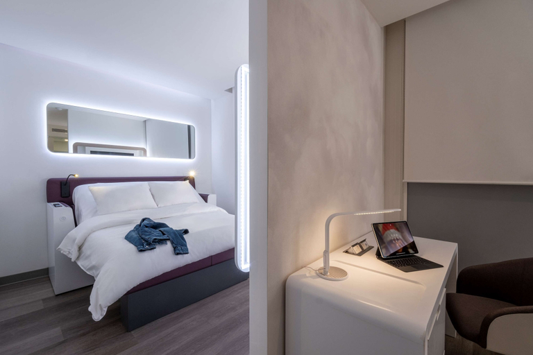 Bedroom 3, YOTELAIR Istanbul Airport AIRSIDE, Arnavutkoy