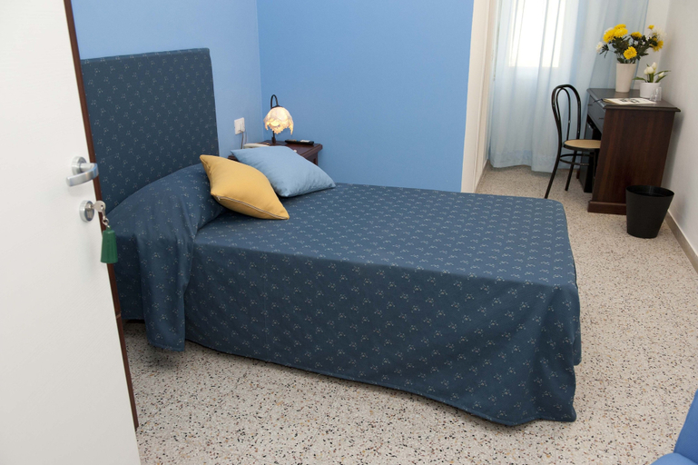 Bedroom 3, Hotel Venere, Salerno