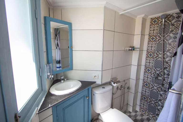 Bathroom 4, Cine House, Fès