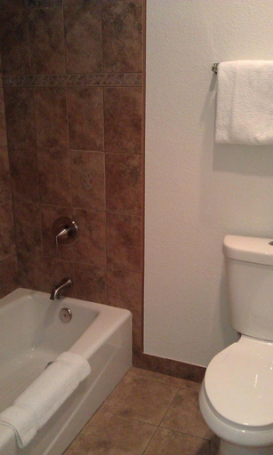 Bathroom 4, Victoria Motel, Ventura