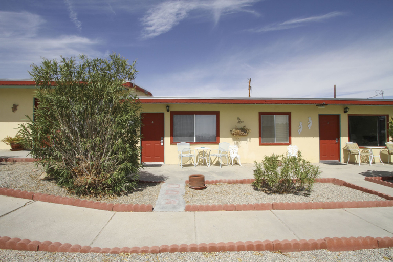 Exterior & Views 2, Harmony Motel, San Bernardino