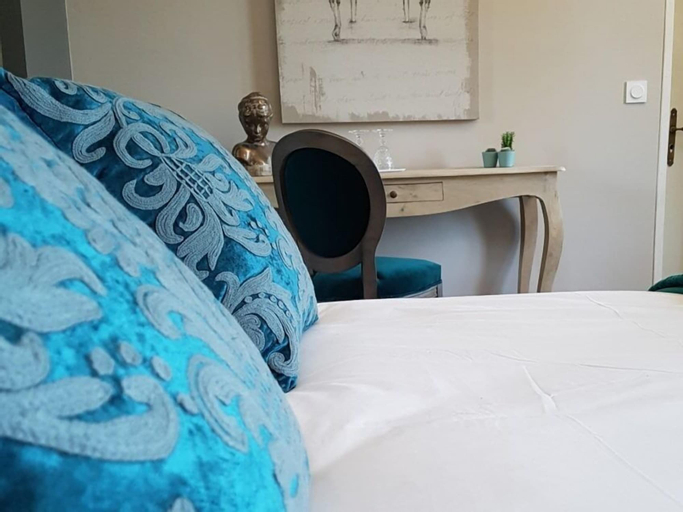 Bedroom 5, Domaine de la Fauvrière, Calvados