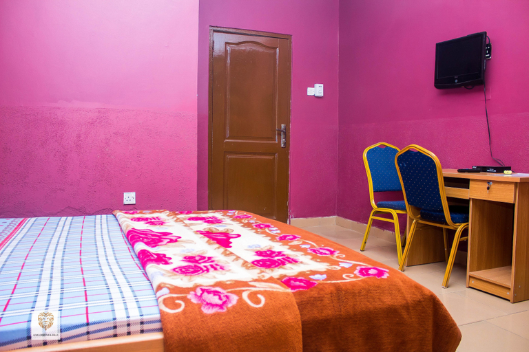 Bedroom 2, Lexis Lodge, Tema
